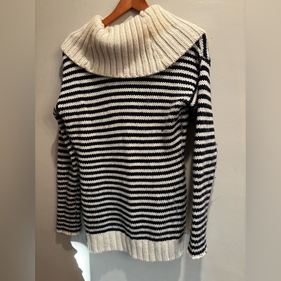 Banana Republic neck and Cream Striped cowl neck Sweater wool cabin core - Picture 10 of 12